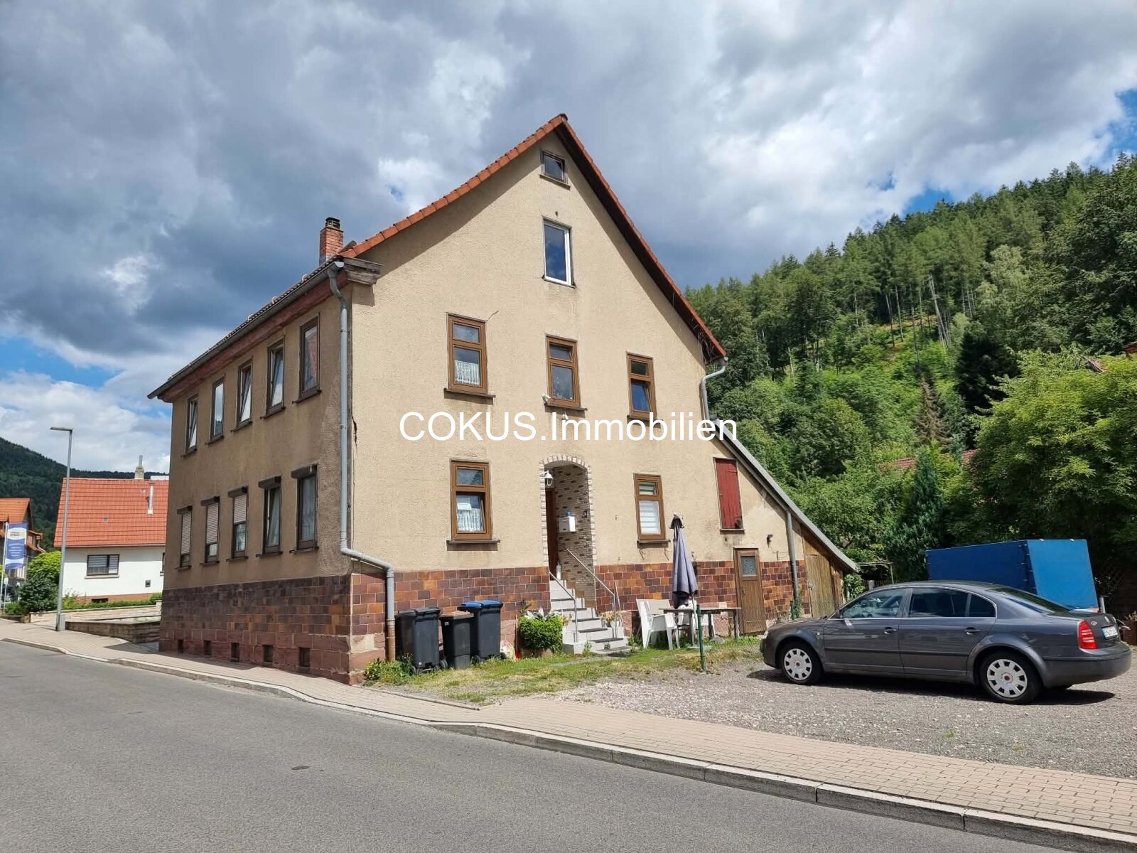 Zweifamilienhaus am Fuße der Hallenburg – 2021 saniert, eine Wohnung vermietet Zweifamilienhaus am Fuße der Hallenburg – 2021 saniert, eine Wohnung vermietet